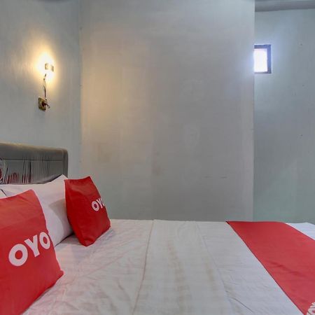 Capital O 91690 Moza Guest House Klaten Eksteriør billede